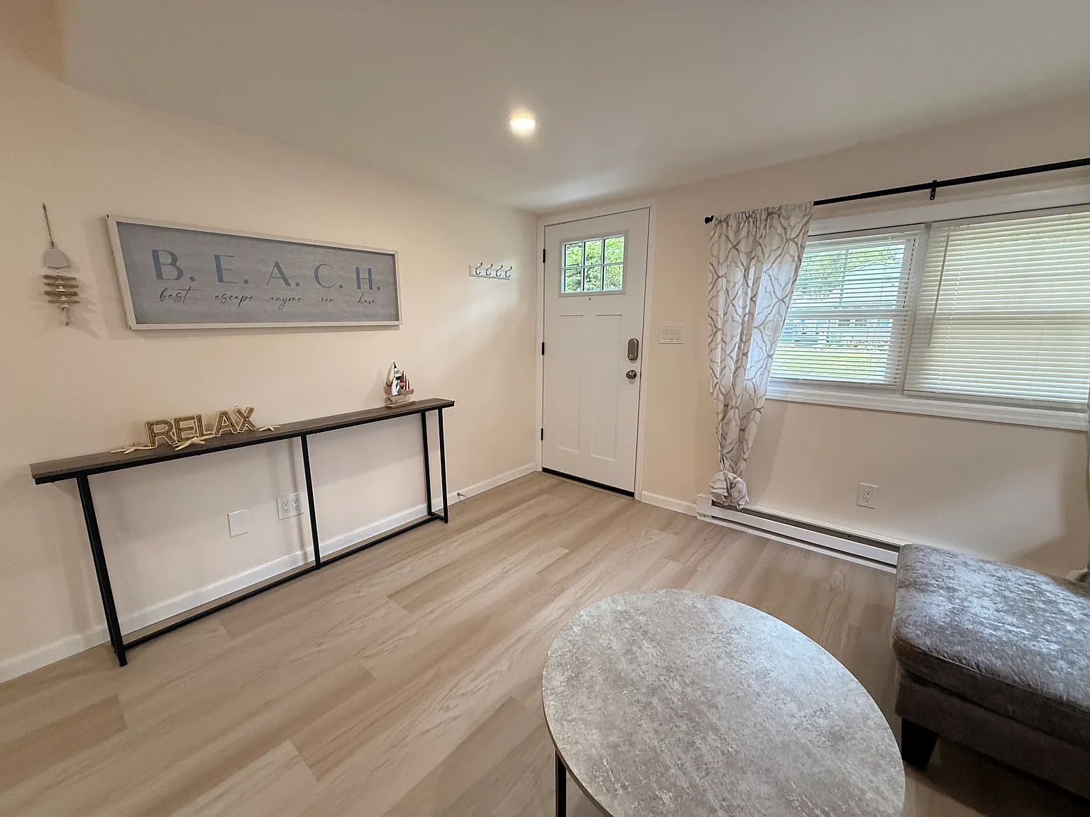 2 bed, 700 sqft, $3,500 — Photo 4