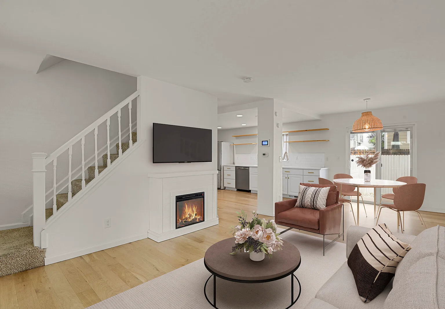 4 bed, 1852 sqft, $3,200 — Photo 3