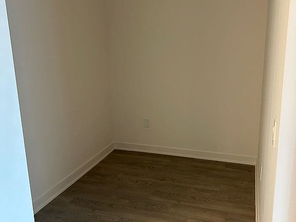 5th image of 70 Princess St #404