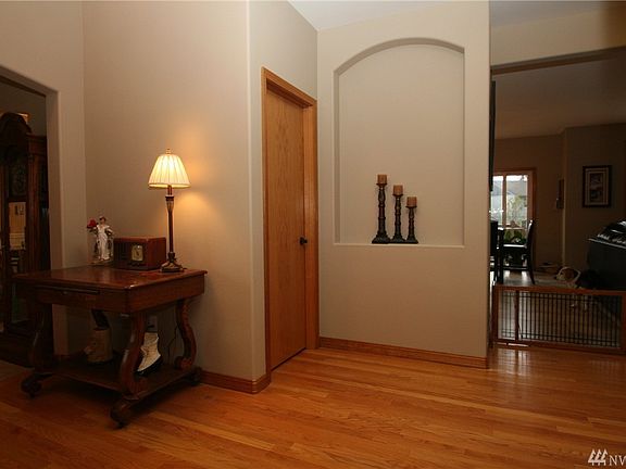 3rd image of 17205 93rd Ave E
