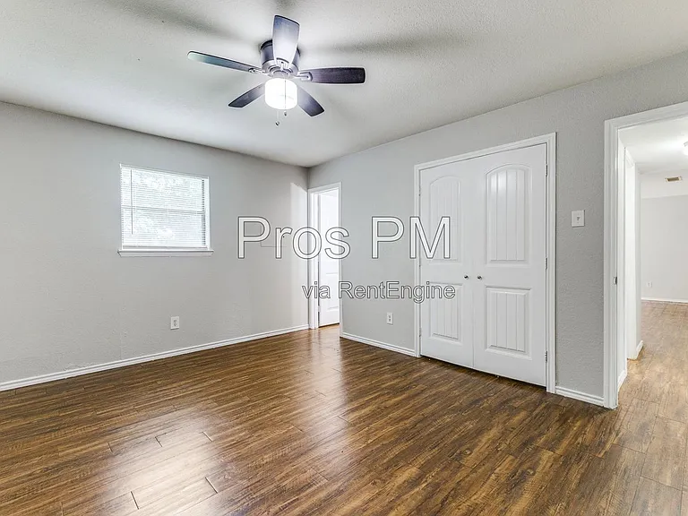 12129 Spring Branch Dr — Photo 6