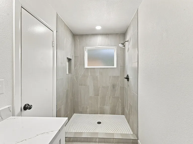 1411 W Shields Dr — Photo 19