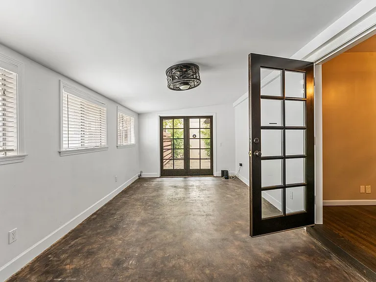 1537 El Prado — Photo 25