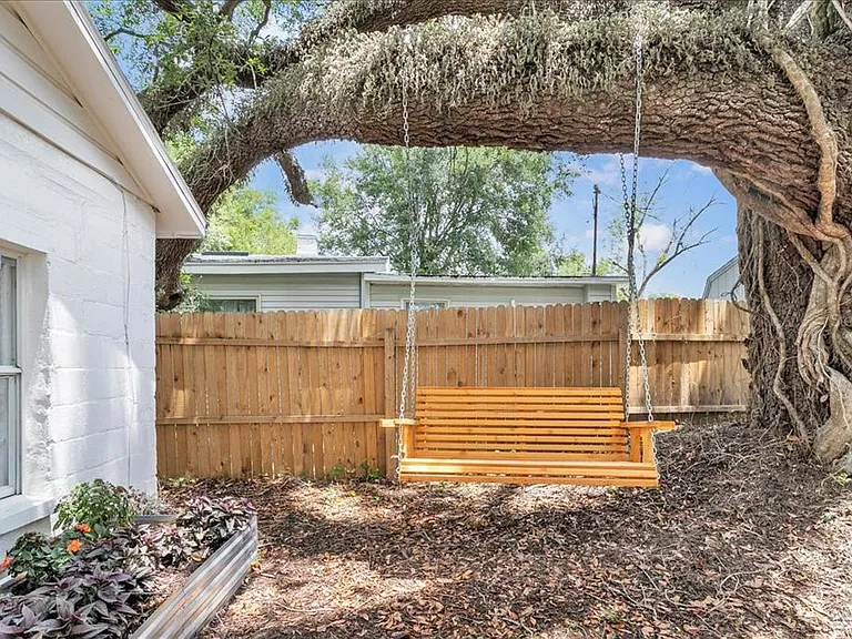 6008 N Tampa St #2 — Photo 5