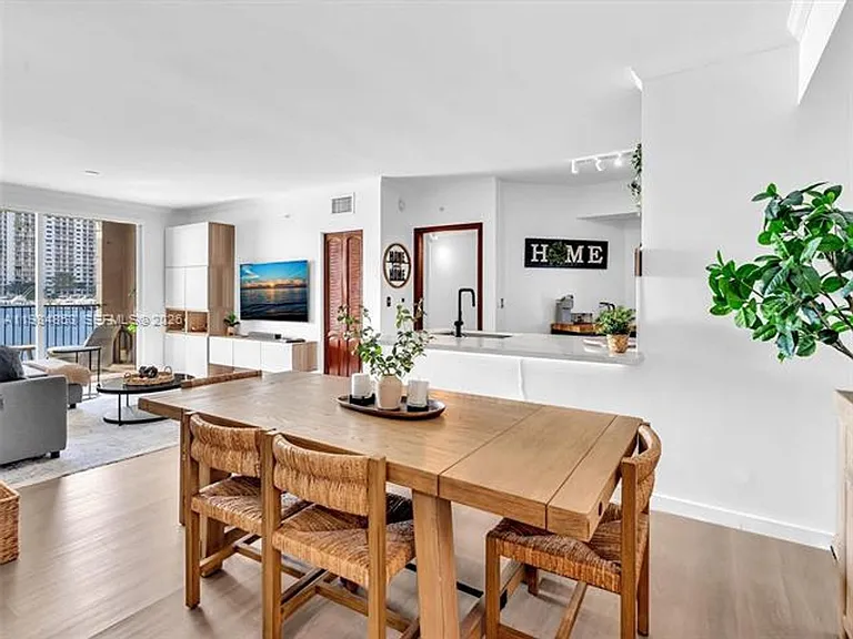17150 N Bay Rd #2205 — Photo 11