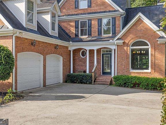 3rd image of 395 Amberbrook Cir