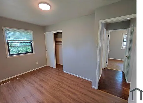 10112 Crown Point Dr — Photo 2