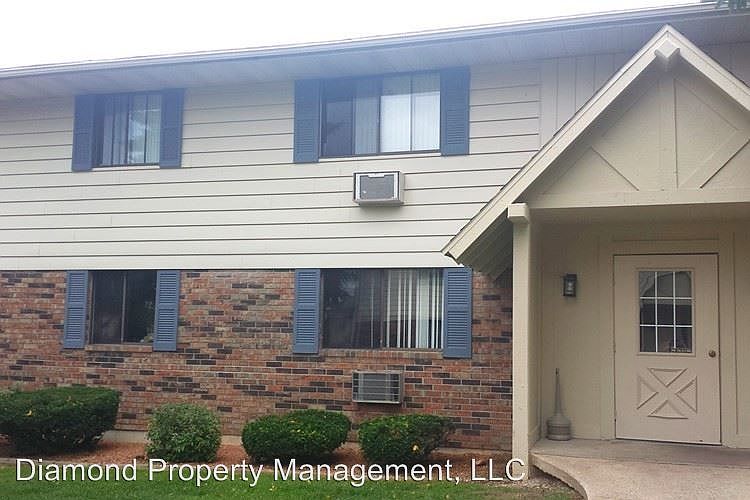 2975 W Lawrence St Appleton WI Zillow Apartments for Rent in Appleton