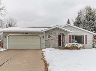 2390 E Ridge Ter, Green Bay, WI 54311