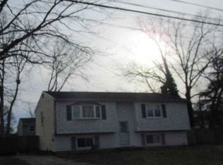 64 Offaly St, Amityville, NY 11701