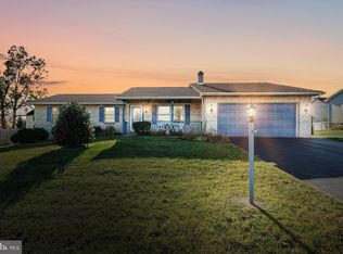127 Cranbrook Dr, Dover, PA 17315