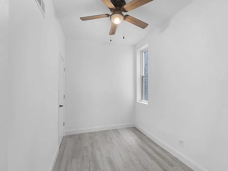 Lyndon Apartment — Photo 33