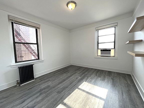 2nd image of 62-64 Saunders St #3N
