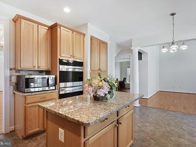 8416 Churchside Dr — Photo 51