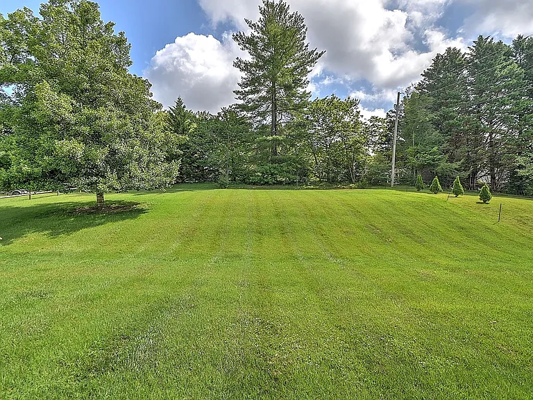 208 Hogan Ave — Photo 31