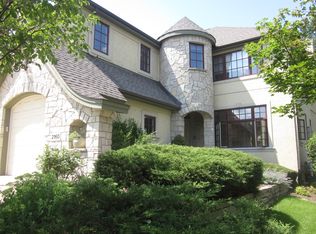 2160 Lillian Ln, Lisle, IL 60532
