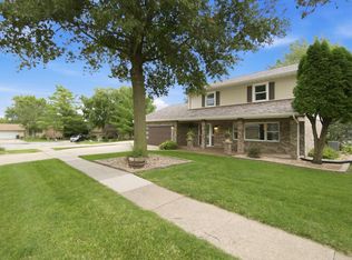 1417 Oakcrest Dr, Waterloo, IA 50701