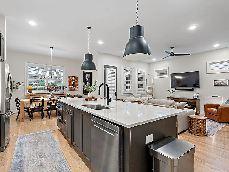 6462 Thunderbird Dr — Photo 10