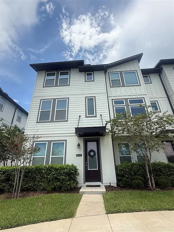 3 bed, 3.5 bath, 2167 sqft, $3,100 — Photo 1