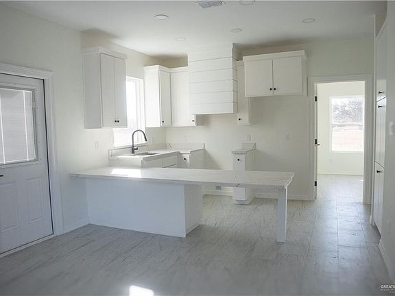 3rd image of 203 S 17th St