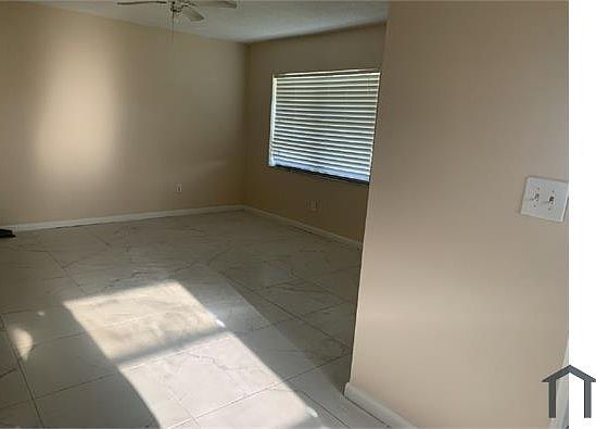 5th image of 16103 NE 19th Ct #B
