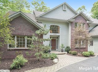 4033 Winterwood Trl NE, Grand Rapids, MI 49525