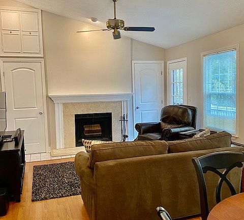 2nd image of 440 Teal Ct