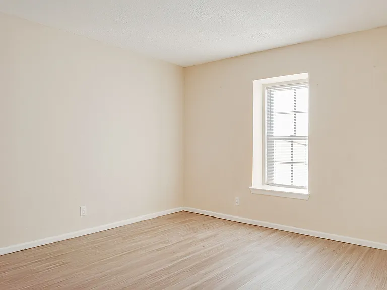749 E North 10th St #8 — Photo 4
