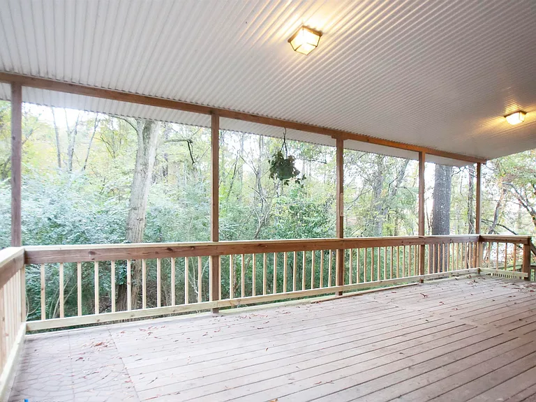 401 Valley View Dr — Photo 5
