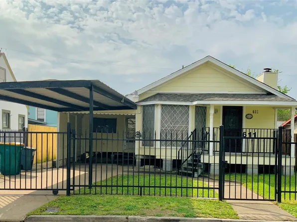 611 Bolster St, Baytown, TX 77520