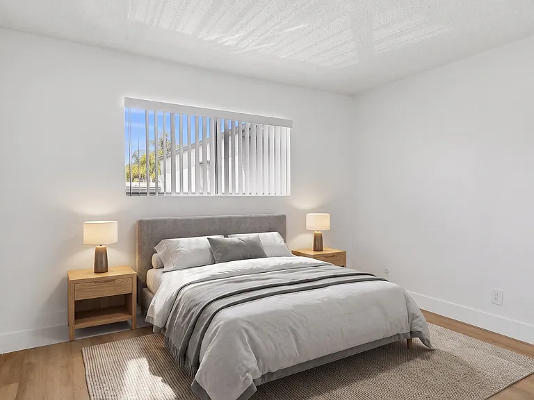 Terre at 1037 Peach — Photo 10
