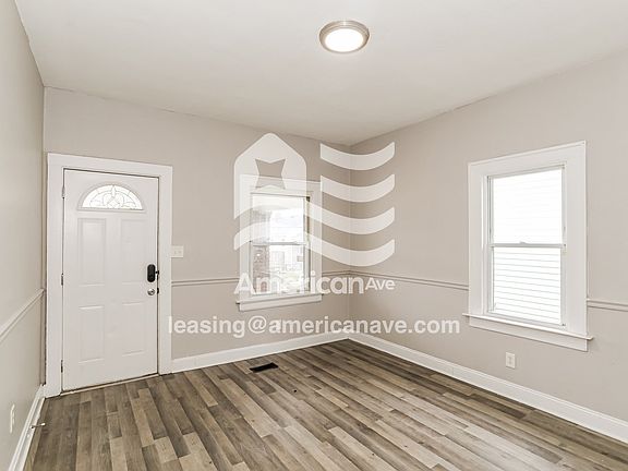 1101927_003_living_room_3.jpg