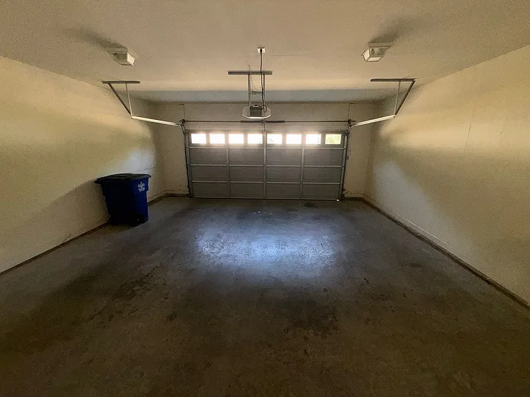 605 Westpark Ct — Photo 12