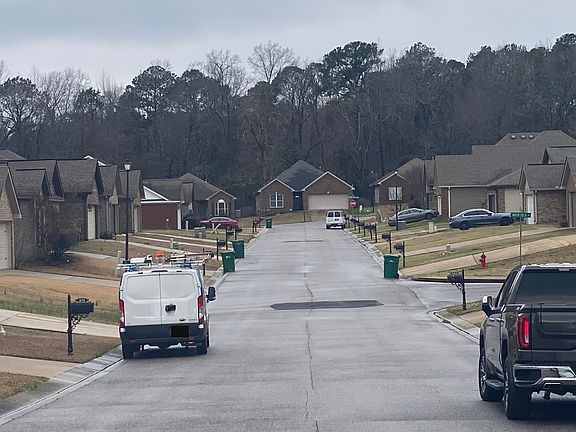 4th image of 412 Prairie Field Dr