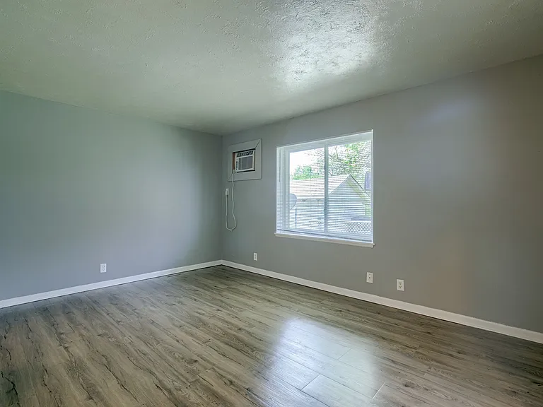 4505 Lafayette Ave — Photo 9