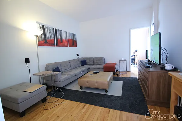 Rented by City Connections Realty | media 10