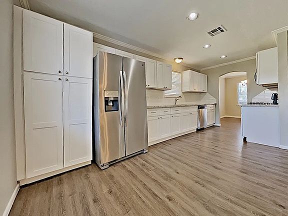 5th image of 7575 Cambridge St #1