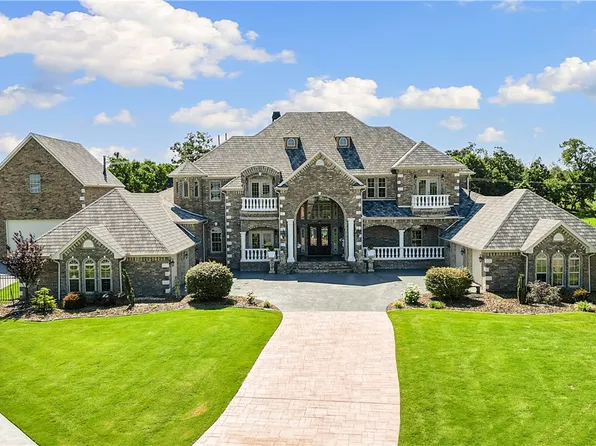 11921 Churchill Downs Dr, Springdale, AR 72762