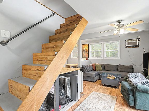 3rd image of 65 Galena Oaks Dr