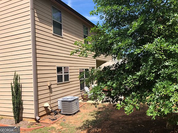 3rd image of 375 Bandelier Cir