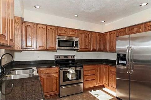 5th image of 8611 Lighthorse Dr