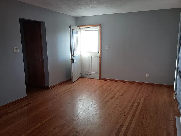8001 Tapper Ave — Photo 14