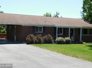 18739 Northridge Dr, Hagerstown, MD 21742