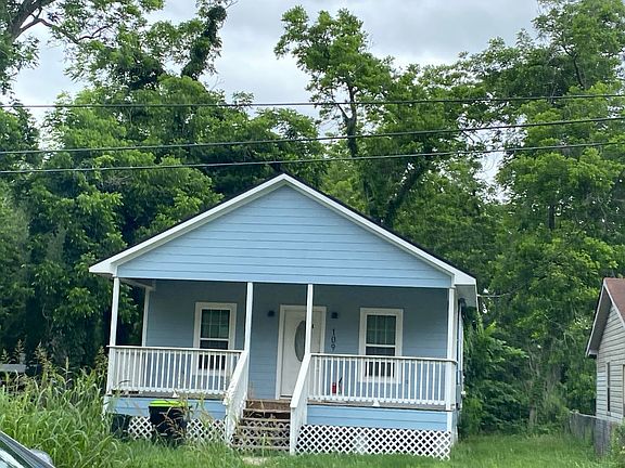 2nd image of 109 E Emily Ave