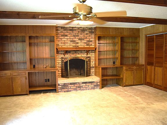 2nd image of 902 Hinton St