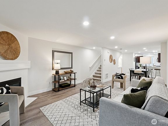 5th image of 13816 Greenwood Avenue N #A