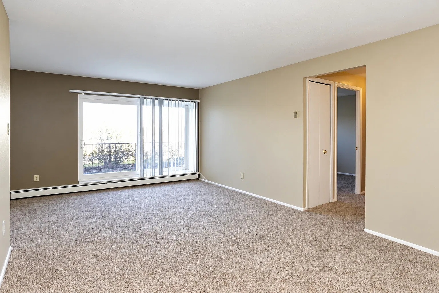 Dorchester Village Apartments — Photo 3