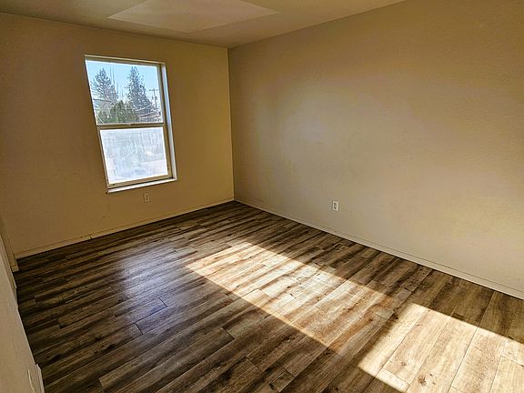 4th image of 2119 C St APT 1