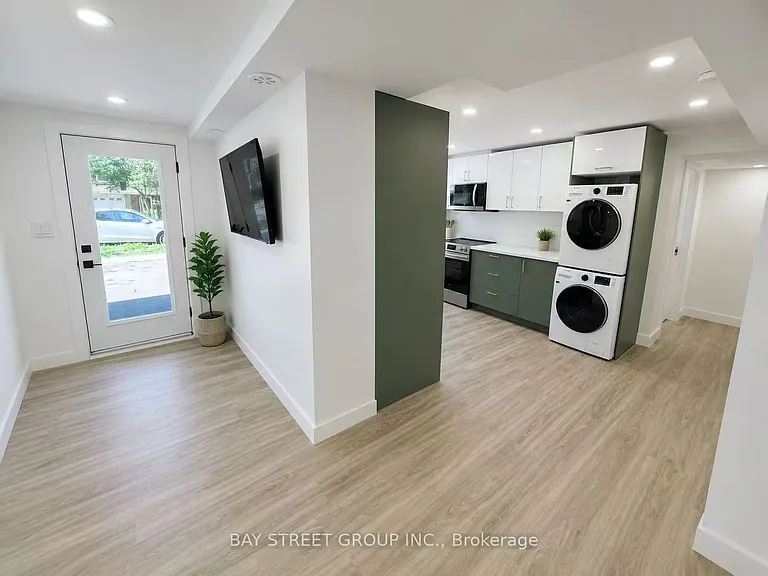 69 Blythwood Rd N #3 — Photo 5