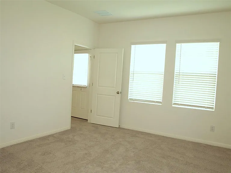105 Mouflon Rd — Photo 15